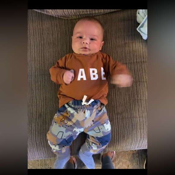 6-12 month Babe sweatshirt - Picture 4 of 4